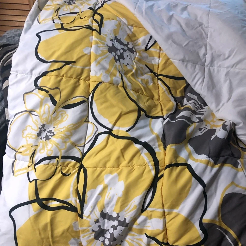 Yellow Floral Comforter - Brand: